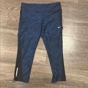 Nike Dri-Fit Black and Blue Leggings Cropped Fit